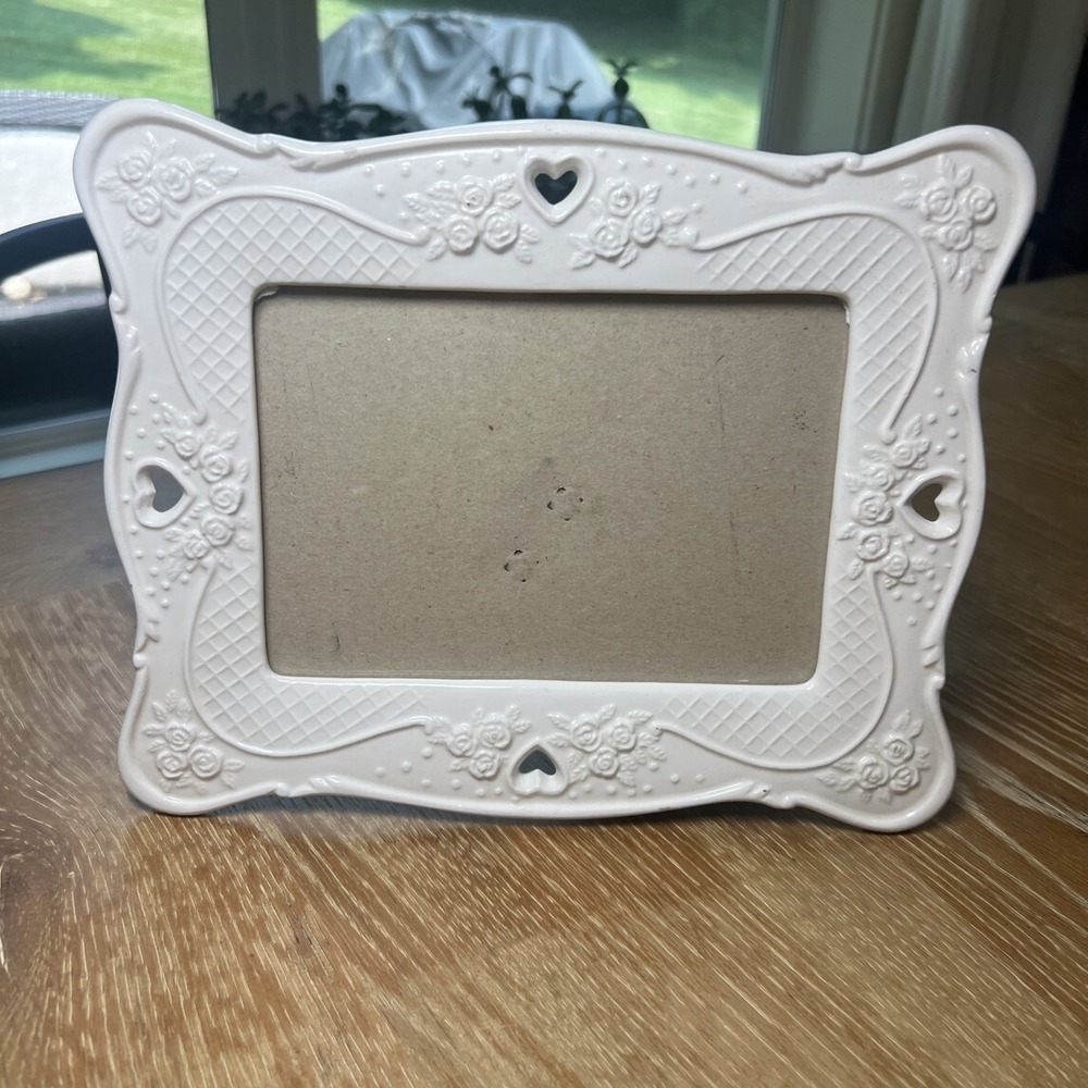 Russ Wedding Anniversary 5x7 Photo Frame White Ceramic Heart Cottagecore